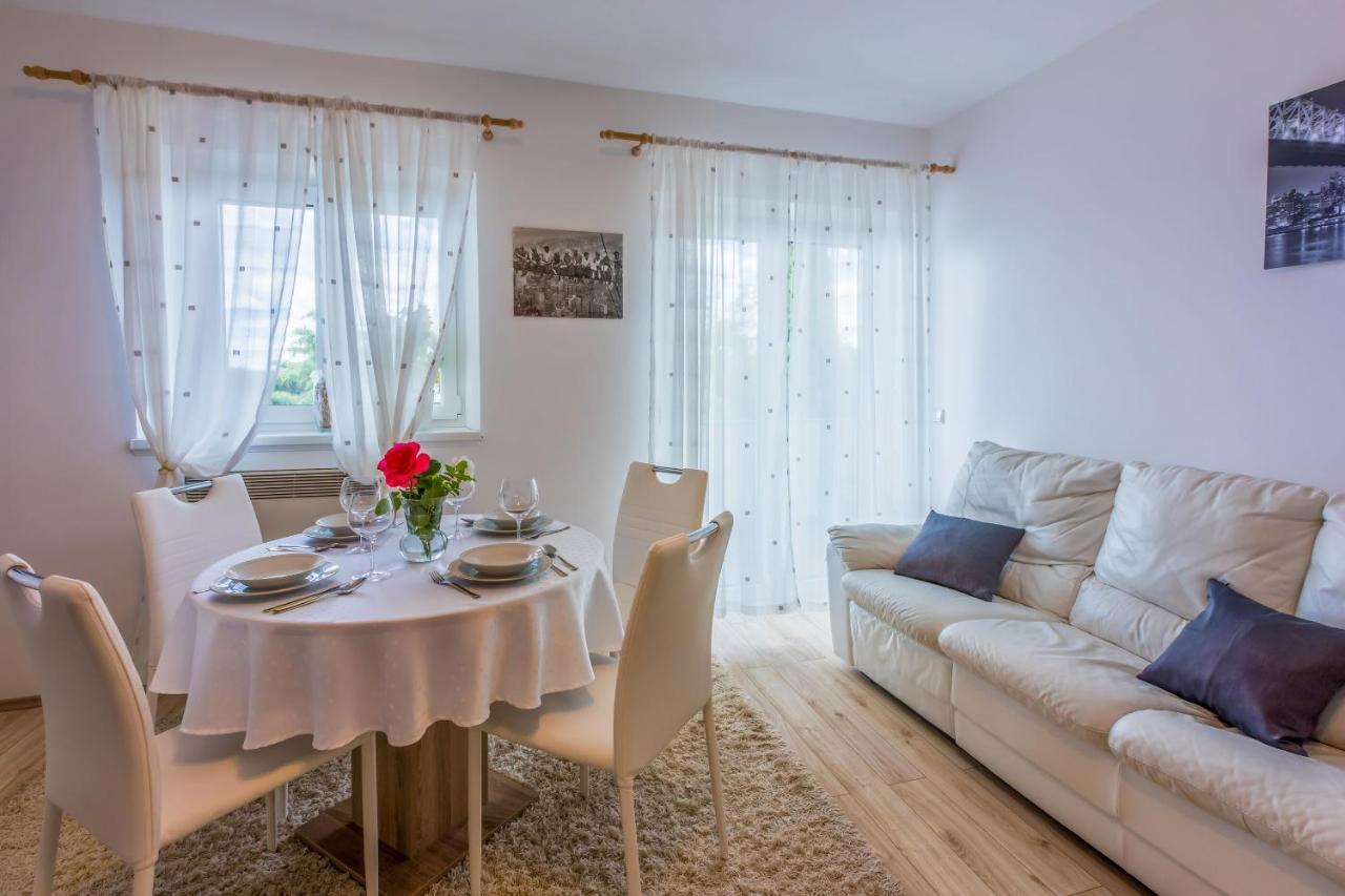 Apartments Dolloree Dramalj Luaran gambar