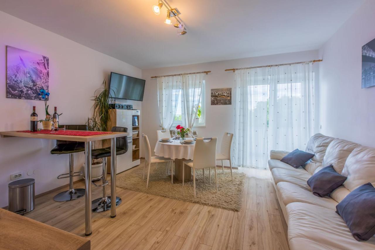 Apartments Dolloree Dramalj Luaran gambar